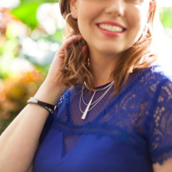 Stella & Dot | Retired [SILVER] Petal Spike Isadora Hoop Earrings UltraR… - Picture 4 of 9